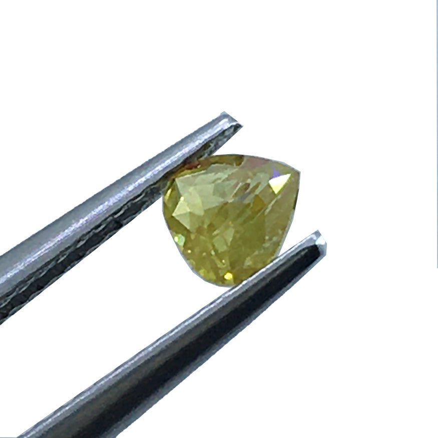 0.46Ct - IGI CERTIFIED - NATURAL FANCY YELLOW DIAMOND