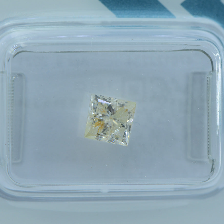 1.01Ct - NATURAL ORANGY YELLOW DIAMOND- IGI CERTIFIED