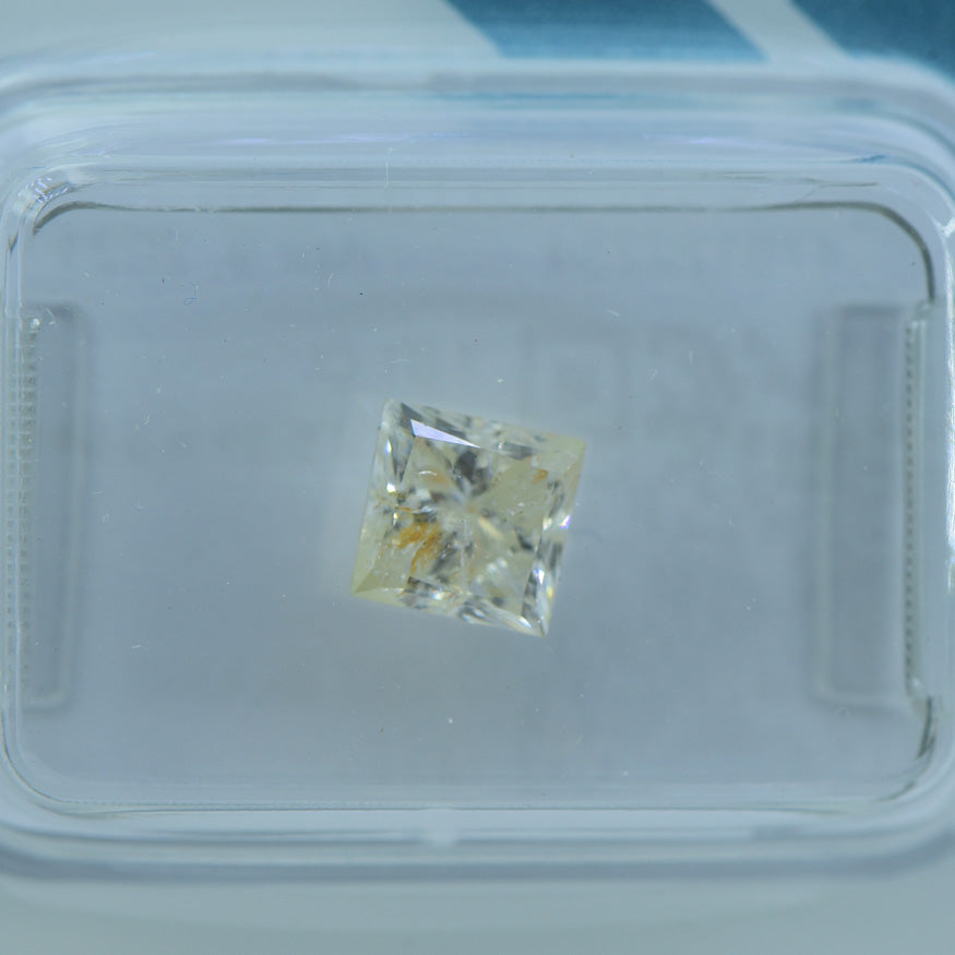 1.01Ct - NATURAL ORANGY YELLOW DIAMOND- IGI CERTIFIED