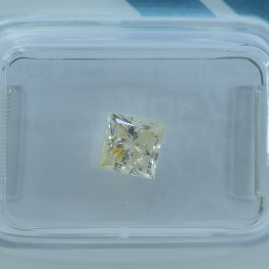 1.01Ct - NATURAL ORANGY YELLOW DIAMOND- IGI CERTIFIED