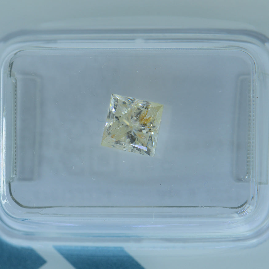 1.01Ct - NATURAL ORANGY YELLOW DIAMOND- IGI CERTIFIED