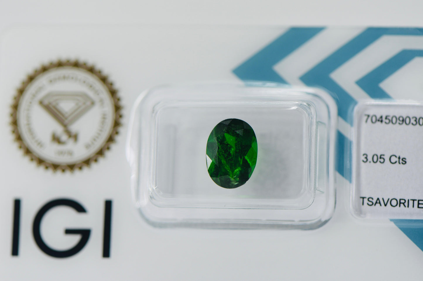 3.05 NATURAL TSAVORITE WITH IGI CERTIFICATE