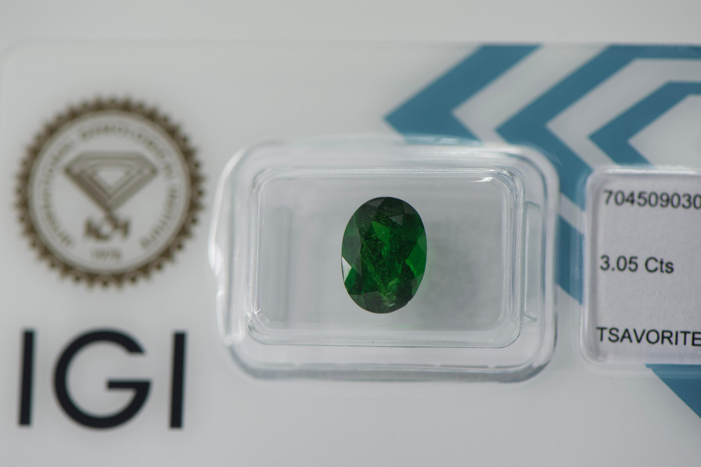 3.05 NATURAL TSAVORITE WITH IGI CERTIFICATE